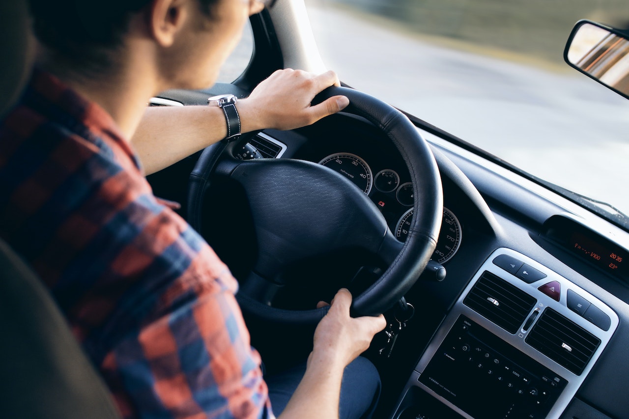 car-driving-pexels-jeshootscom-13861