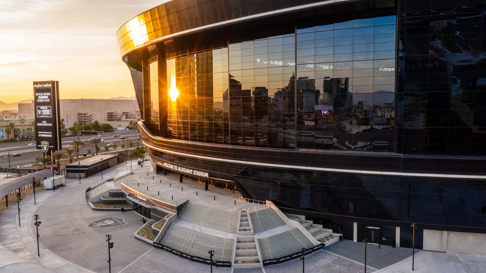 citiio-allegiant-raiders-stadium-manica-architecture-03-1704x957